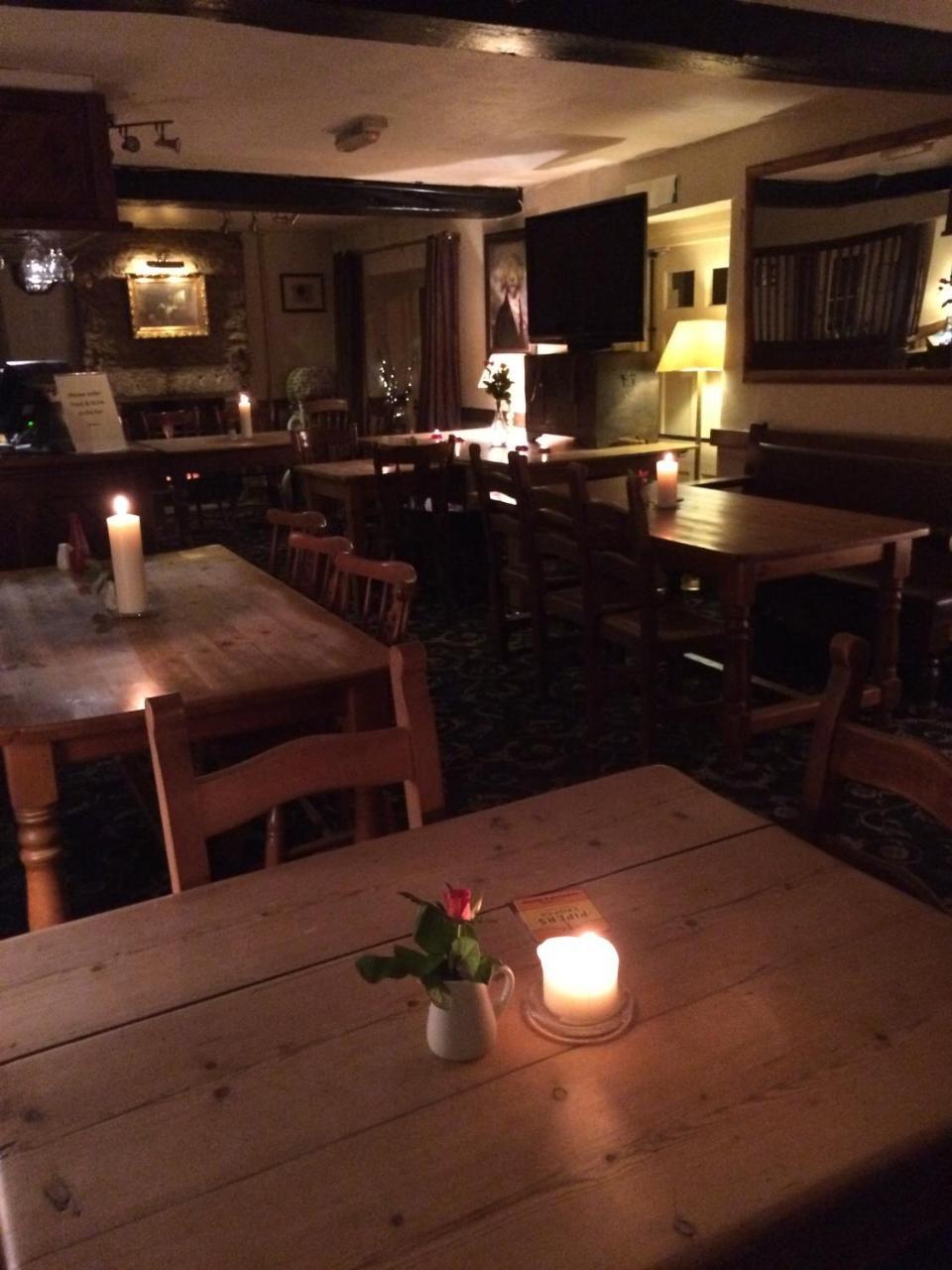 The Radnor Arms Hotel Malmesbury Exterior photo